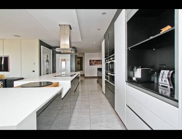 2 BEDROOM APARTMENT FOR SALE IN SANDOWN